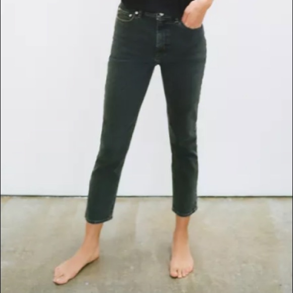 BDG High-Waisted Girlfriend Jean - Picture 4 of 4